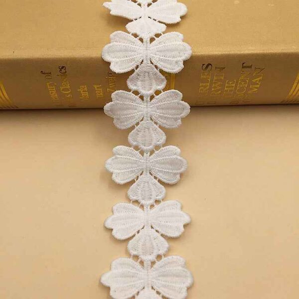 4.3cm Milk Fiber Water-Soluble Floral Embroidered Lace Trim – 10 Yards