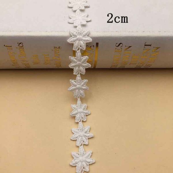 1.5-4cm White Cotton Floral Embroidered Lace Trim 10 Yards