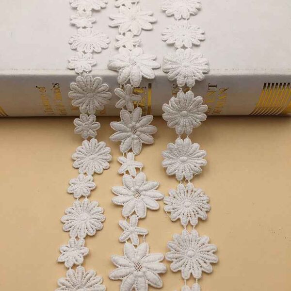 1.5-4cm White Cotton Floral Embroidered Lace Trim 10 Yards