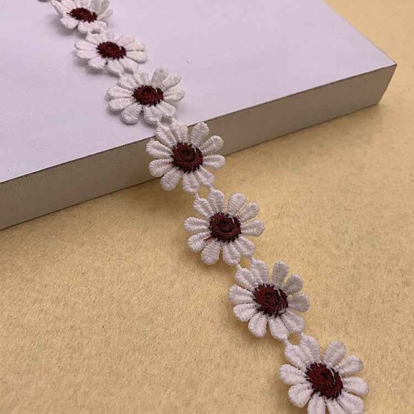 2.5CM Daisy Petal Polyester Lace Trim 15 Yards Floral DIY Craft Ribbon