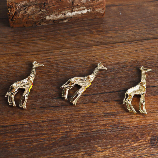 Vibrant Giraffe Alloy Brooch Pin 3 Pack - Image 2