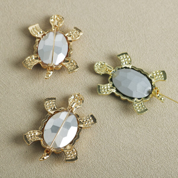 Glittering Turtle Brooch - Enchanting Animal Pin with Diamonds 3 Pack - Image 2