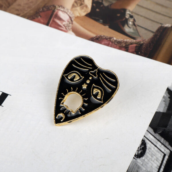Punk Style Witch Cat Claw Alloy Brooch Pin 4 Pack - Image 4