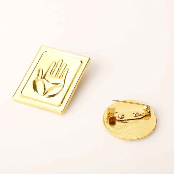 Jojo's Bizarre Adventure Jotaro Kujo Golden Hat Metal Brooch 2 Pack