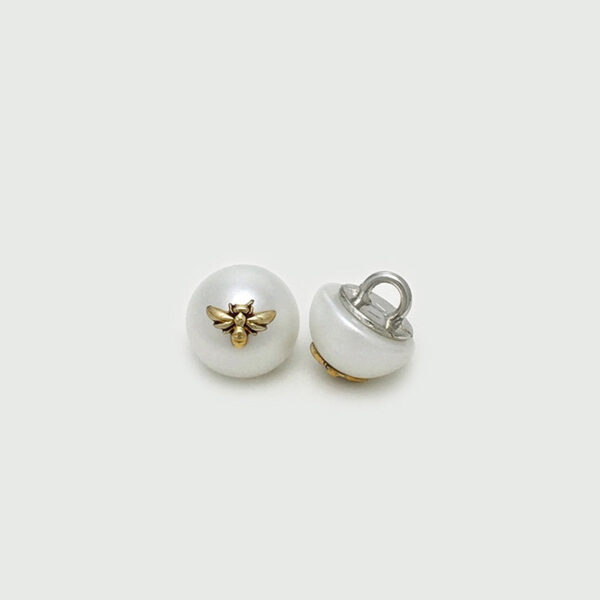 11mm Exquisite Black and White Pearl Bee Buttons with Loop 20pcs - Image 2