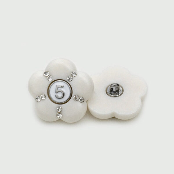 17.5/22.5mm Number 5 Black White Flower Diamond Resin Buttons 12pcs - Image 3