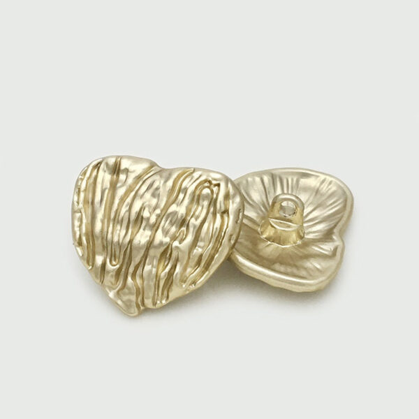 Vertical Stripe Heart-Shaped Metal Buttons for Knitted Sweaters 20pcs - Image 4
