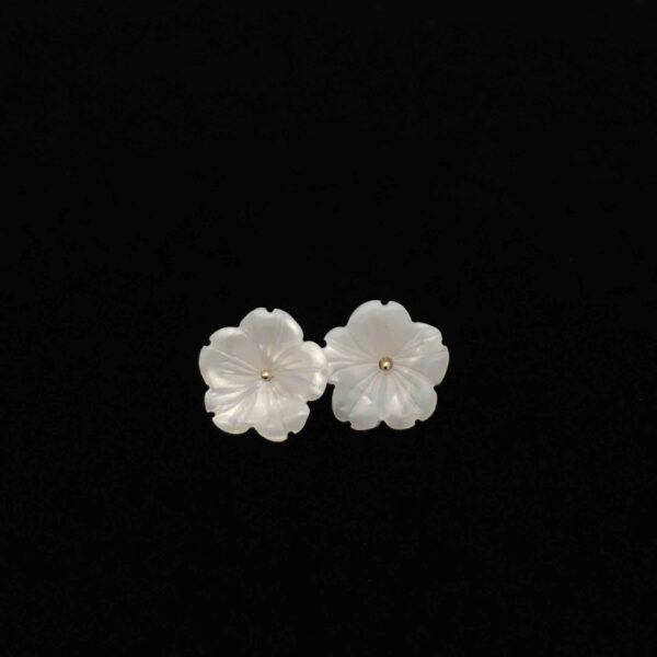 10/12mm Flower-Shaped Decorative Resin Buttons for Ladies' Shirts Dresses 12pcs