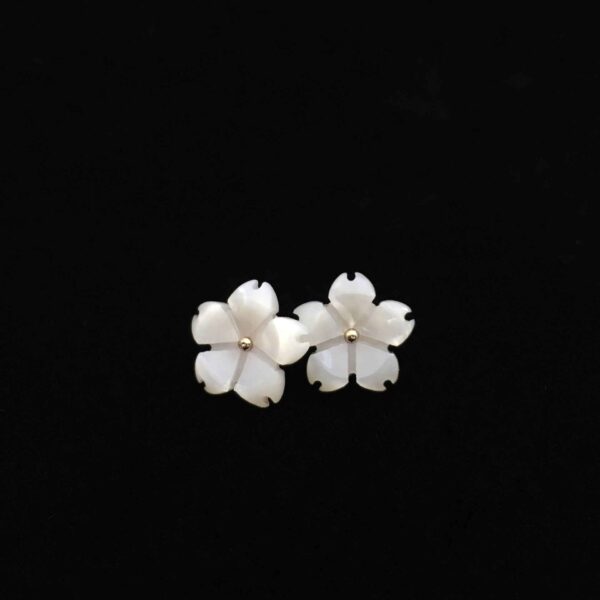 10/12mm Flower-Shaped Decorative Resin Buttons for Ladies' Shirts Dresses 12pcs
