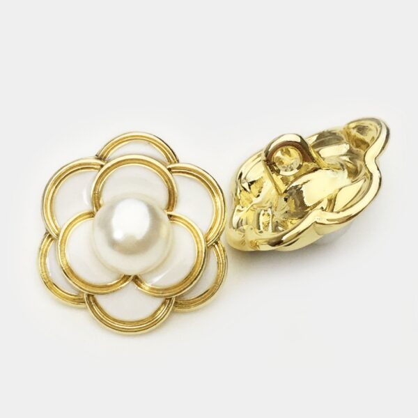 17.5/25mm White & Black Knitwear Flower Pearl Metal Buttons 12pcs - Image 2
