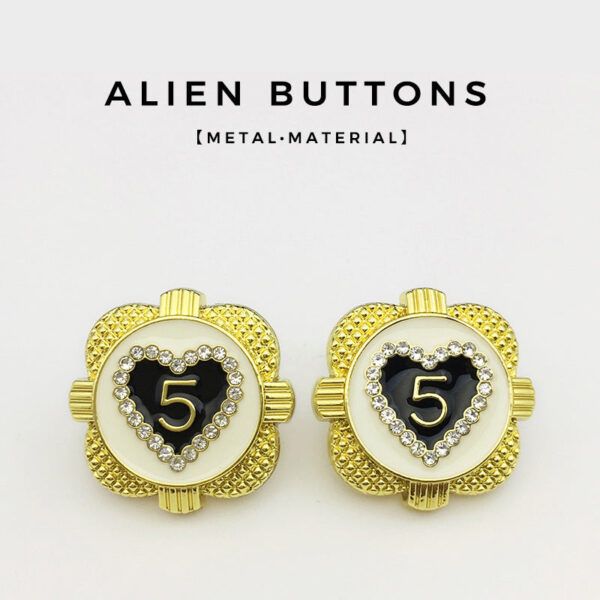 17.5/22.5mm Heart-Shaped Diamond Gold Metal Buttons 12pcs - Image 2