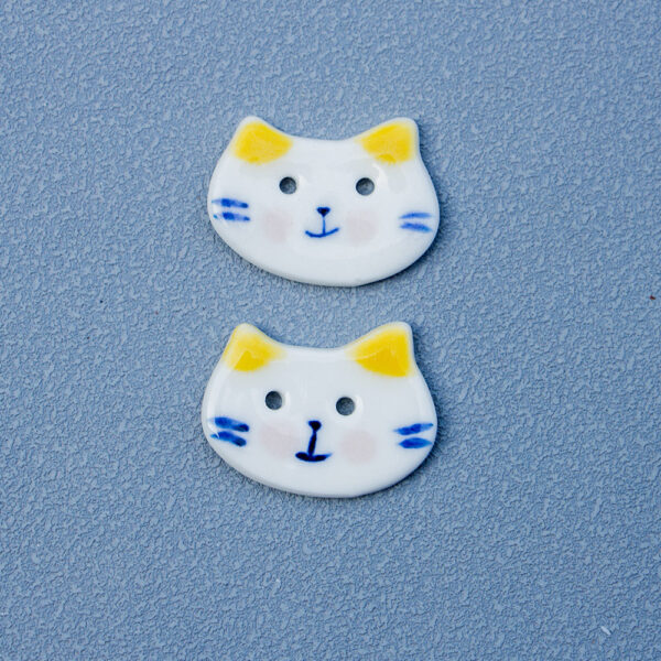 30mm Hand-Painted Small Blue White Big-Face Cat 2-Hole Ceramic Buttons 10PCS - Image 4
