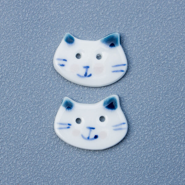 30mm Hand-Painted Small Blue White Big-Face Cat 2-Hole Ceramic Buttons 10PCS - Image 5