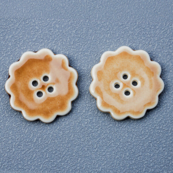 30mm Round Laced 4 Hole Black and Khaki Handmade Ceramic Buttons 6pcs - Image 5