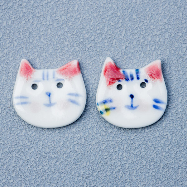 22mm Hand Painted Blue and White Pointy Eared Cat Ceramic DIY Decoration Button 10pcs - Image 4