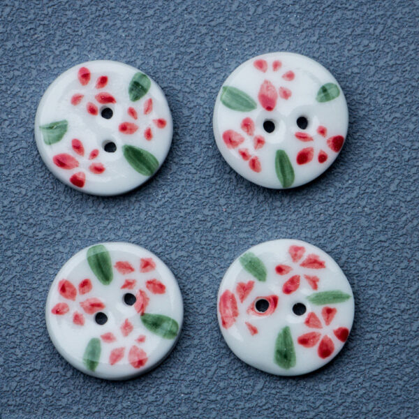 19.5mm Round 2 Hole Handmade Ceramic Buttons with Red Flowers 6PCS - Image 4