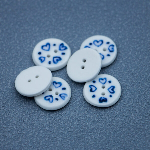 15.6mm Round Hand Painted Blue and White Porcelain Heart Ceramic Buttons 6pcs - Image 2
