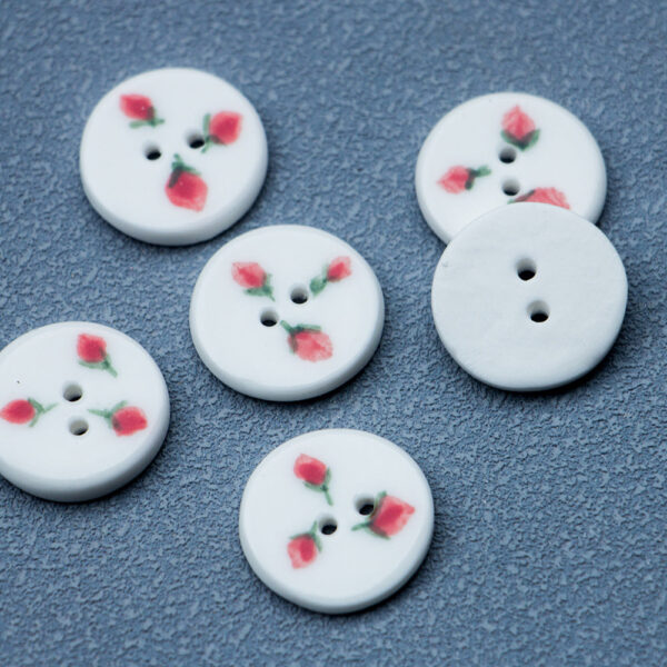 Round 2-Hole Ceramic Buttons with Hand-Painted Three Little Strawberries Pattern 6PCS - Image 5