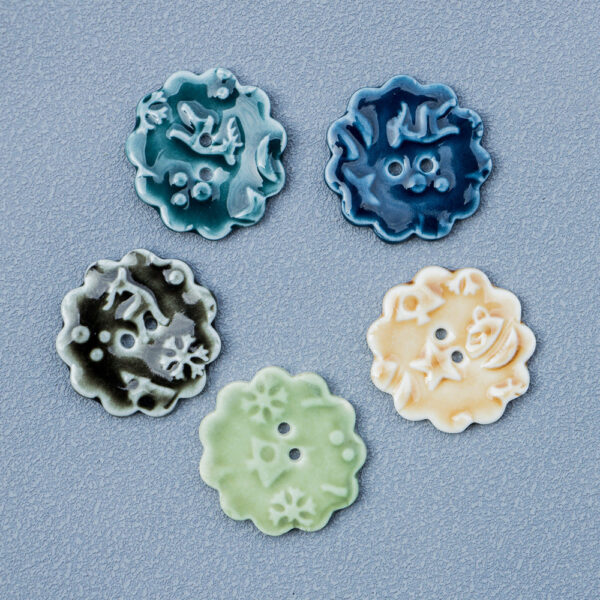 32mm Round 2-Hole Handmade DIY Ceramic Buttons with Snowflake Elk Pattern 6PCS - Image 2