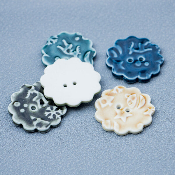 32mm Round 2-Hole Handmade DIY Ceramic Buttons with Snowflake Elk Pattern 6PCS - Image 3