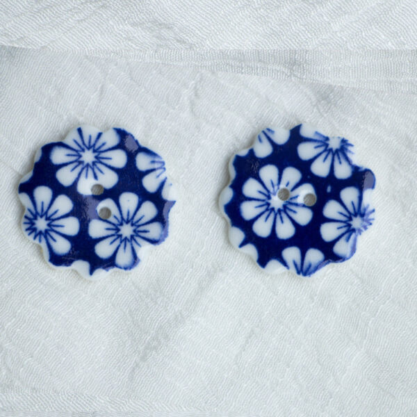 30mm 2-Hole Handmade DIY Ceramic Buttons Blue and White Flower Pattern 10pcs - Image 3