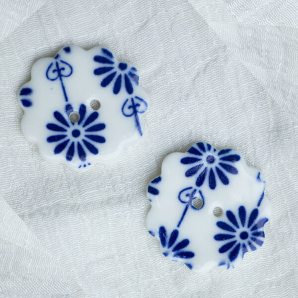 30mm 2-Hole Handmade DIY Ceramic Buttons Blue and White Flower Pattern 10pcs - Image 5