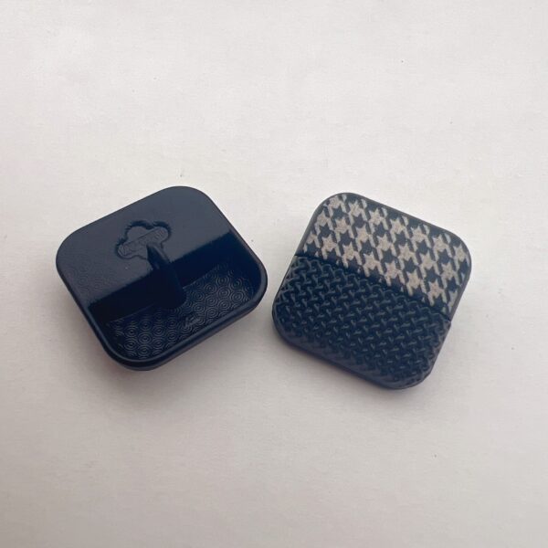 25mm Square Houndstooth Patterned Metal Shank Buttons 50pcs - Image 4