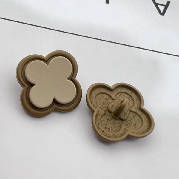 20/25mm 3D Flower Metal Coat Buttons with Painted Layers 12pcs - Image 4