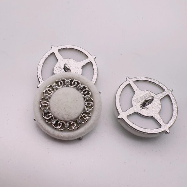 25mm Round Crystal Bead Velvet Metal Buttons 50 Pack - Image 4
