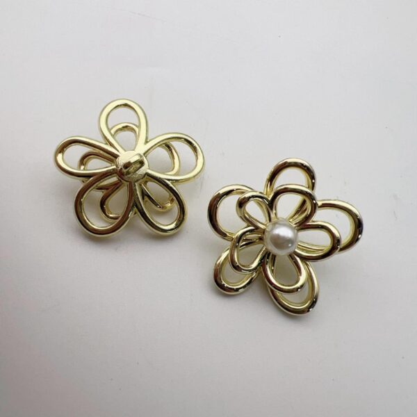 Vintage Flower Hollowed Pearl Metal Shank Buttons 50 Pack - Image 7