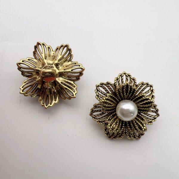 Vintage Flower Hollowed Pearl Metal Shank Buttons 50 Pack - Image 4