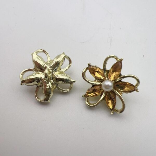 Vintage Flower Hollowed Pearl Metal Shank Buttons 50 Pack - Image 10