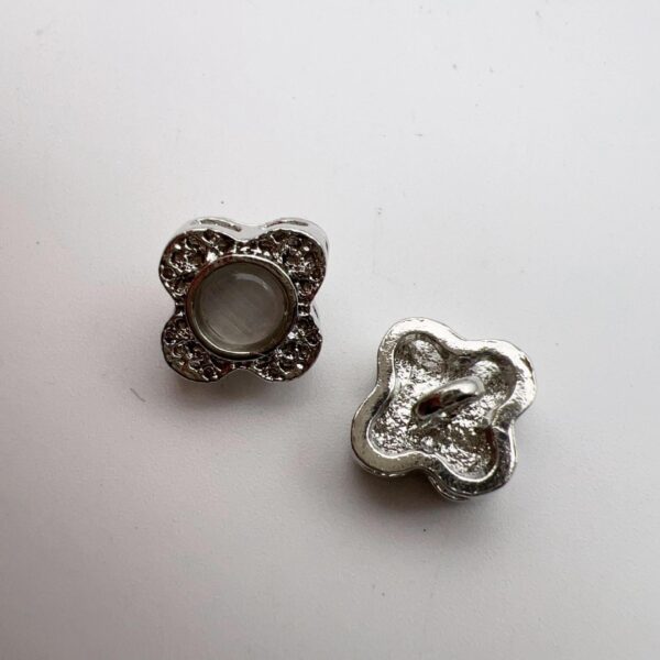 12mm Multi-Diamond Polished Metal Flower Buttons 30 Pack - Image 5