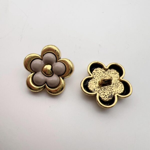 17.5/21mm Five-Petal Flower Vintage Metal Dot Shank Buttons 50 Pack - Image 4