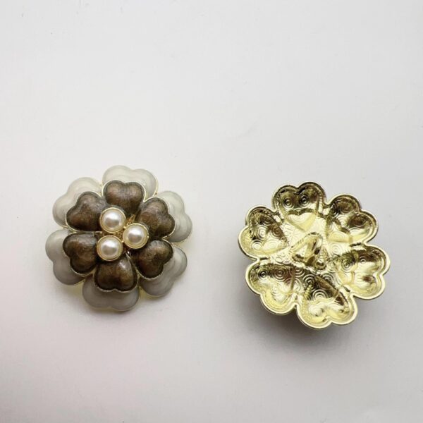 28mm Pearl Five-Petal Flower Vintage French Metal Shank Buttons 48 Pack - Image 4