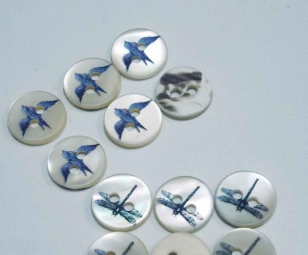 18L Mother of Pearl Shell Buttons Butterfly Dragonfly Prints 100 Pack