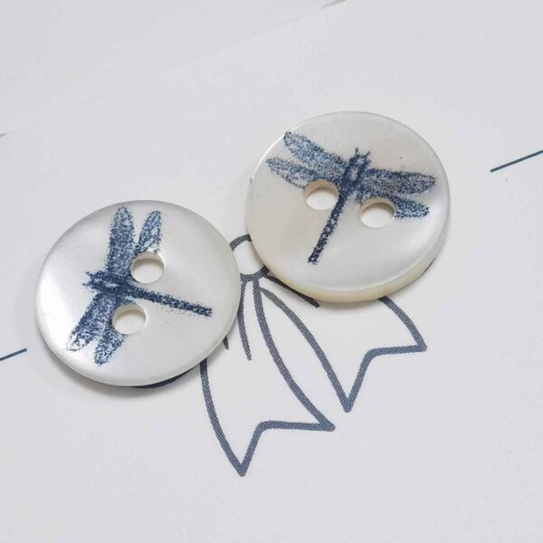 18L Mother of Pearl Shell Buttons Butterfly Dragonfly Prints 100 Pack