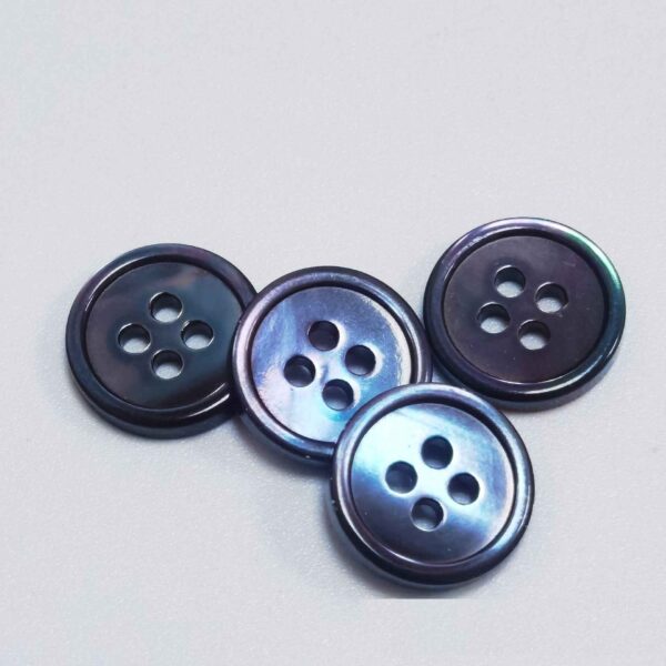 16L (10mm) Round 4-Hole Mother of Pearl Shell Buttons 100 Pack