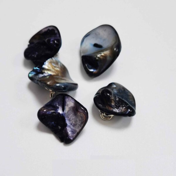 20x16mm Irregular Freshwater Shell Shank Buttons 99 Pack