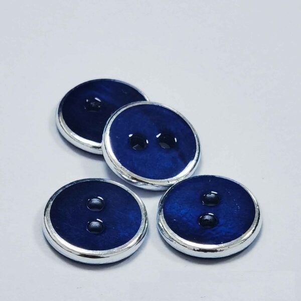 18L (11mm) Round 2-Hole Freshwater Shell Buttons Silver Edge 105 Pack