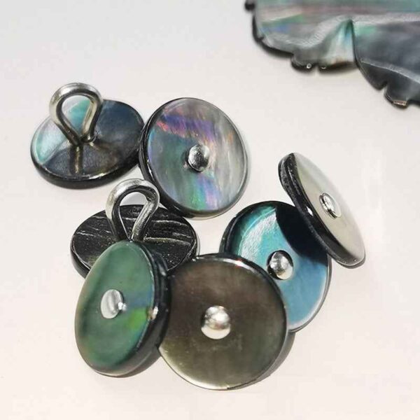 16L/18L Black Mother of Pearl Shell Buttons with Metal Shank 100pcs