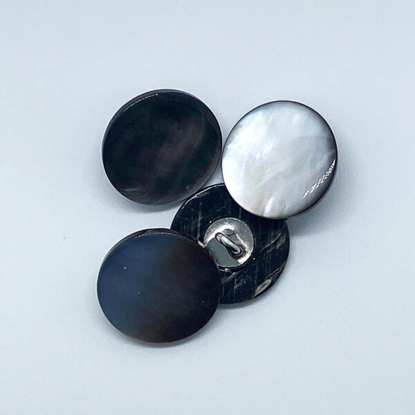 11.5-20mm Natural Black Shell Shank Buttons - Image 4