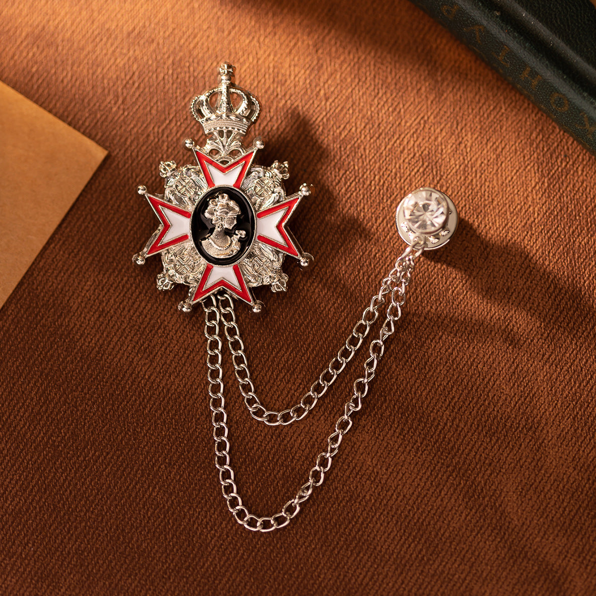 Men's Baroque Retro Metal Crown Queen Portrait Brooch Pin Badge 2 Pack