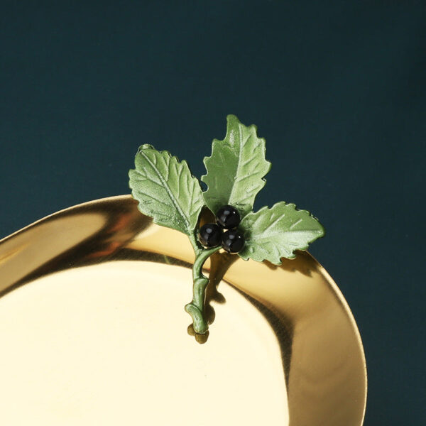 Korean Fashion Green 3D Leaf Brooch Creative Plant Pearl Pin 8 Pack - Image 9