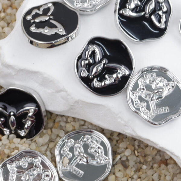 15-23mm Irregular Shaped Metal Shank Buttons White Black Butterfly Pattern 20pcs - Image 3