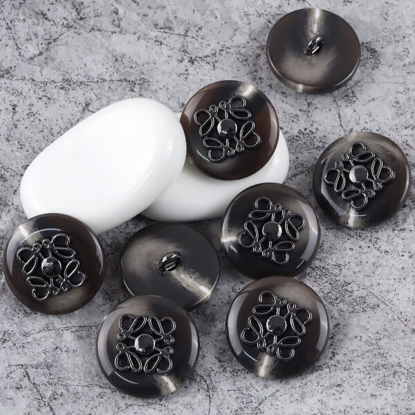 17/20/23/25mm Round Metal and Resin Combination Buttons with Shanks - Image 4