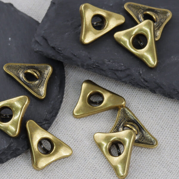 18/21/26mm Triangular Gold and Silver Alloy Hand-sewing Buttons for Suits Coats 12pcs - Image 5