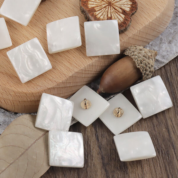 17.5/23/25mm Square Pearlized Ripple Metal Resin Sewing Shank Buttons 12pcs - Image 3