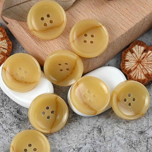15-25mm Round 4 Hole Dreamy Colorful Urea Buttons for Men's and Women's Suits