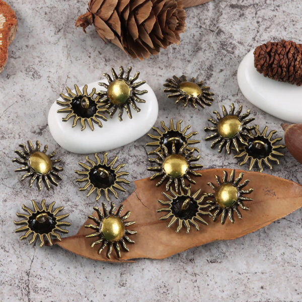 19/24mm Vintage Gold Sunflower Metal Shank Buttons for Woolen Jackets 20pcs - Image 3